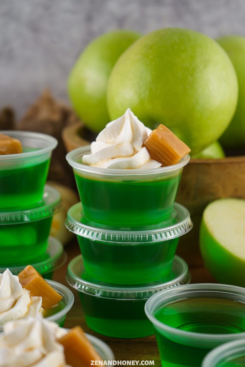 Read more about the article Caramel Apple Jello Shots – ZEN AND HONEY