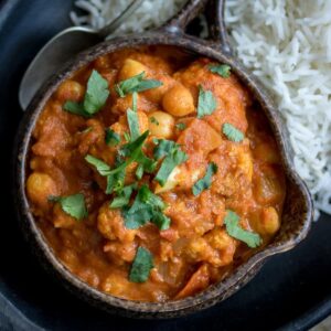 Read more about the article Chickpea Tikka Masala (Vegan) – The Wanderlust Kitchen