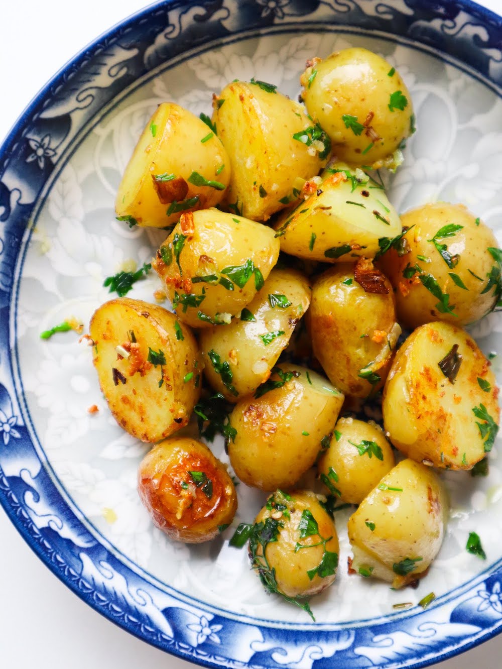 Read more about the article Garlic Baby Potatoes Recipe – Beauty Bites