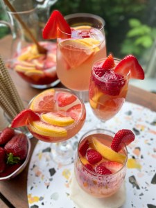 Read more about the article Rosé Sangria – Best Day of the Week