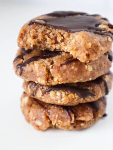 Read more about the article No Bake Healthy Pecan Cookies